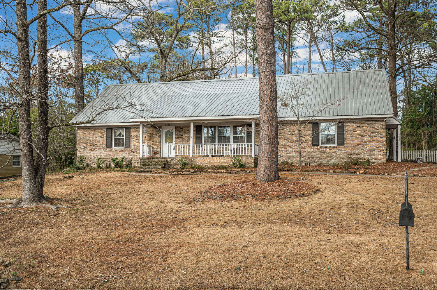 Virtual Tour of Birmingham Metro Real Estate Listing For Sale | 2028 Weeping Willow Lane, Hoover, AL 35216