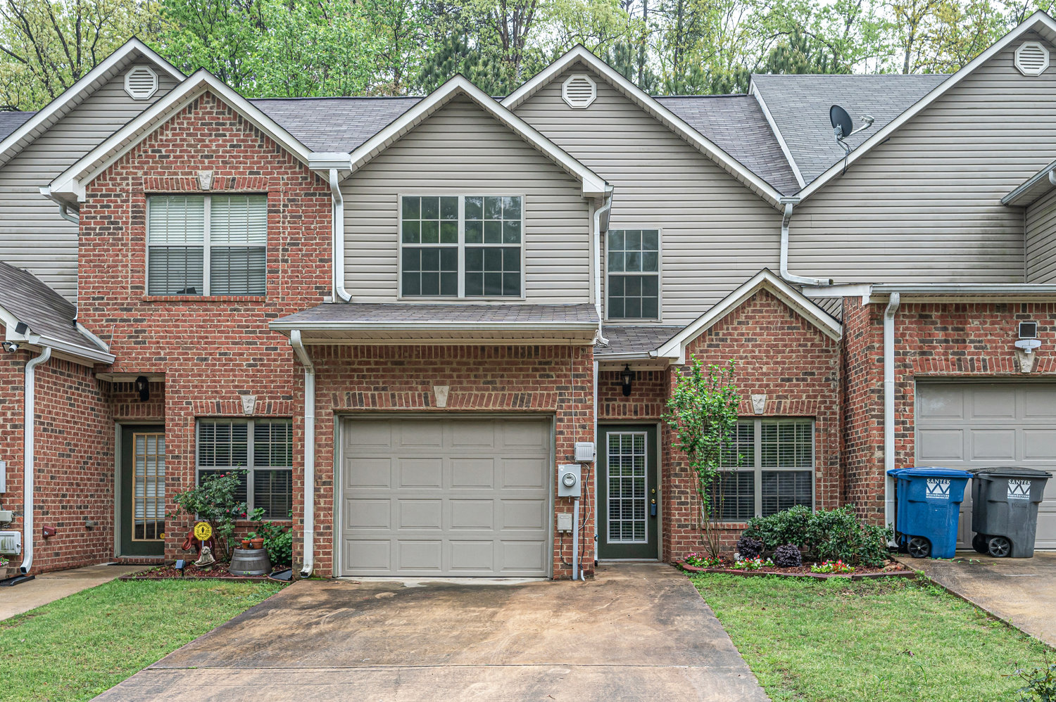 Virtual Tour of Birmingham Metro Real Estate Listing For Sale | 412 Highland Cove Drive, Hoover, AL 35226
